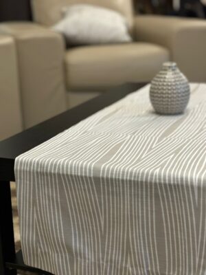 Chemin de table gris