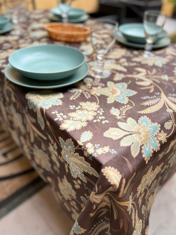 Nappe a fleur anti tache