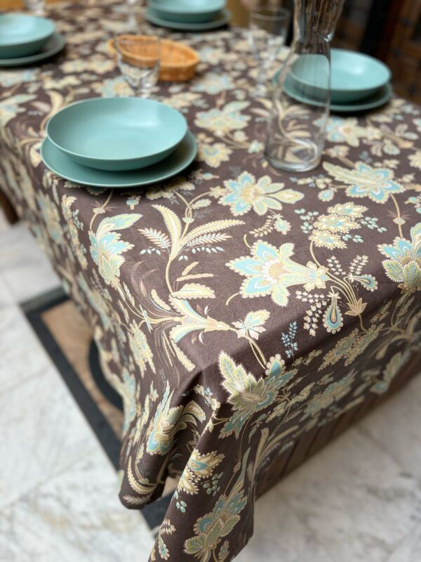 Nappe a fleur anti tache