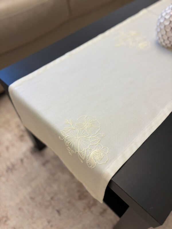 Chemin de table anti tache fleur