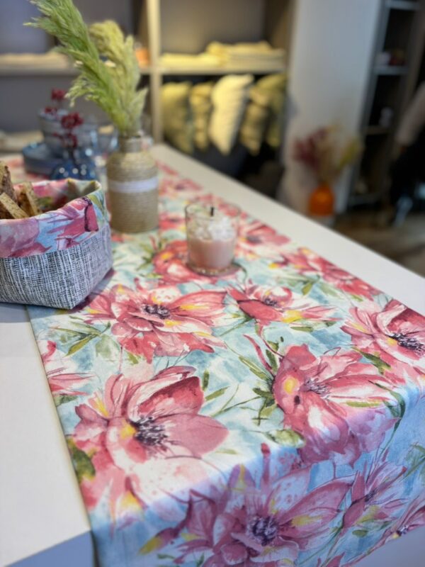 Chemin de table rose