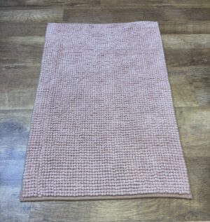 Tapis de bain rose clair