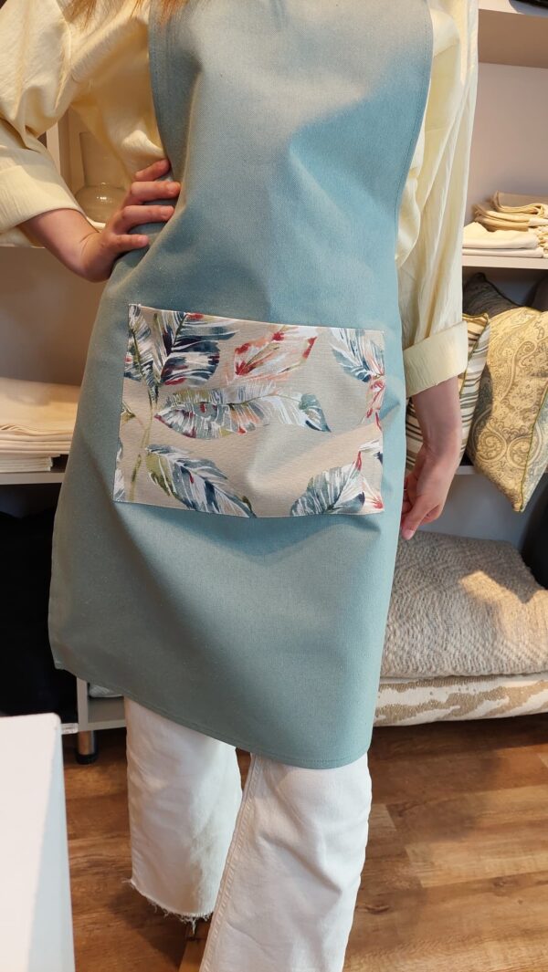 Tablier vert d’eau