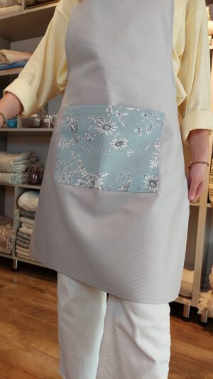 Tablier gris clair