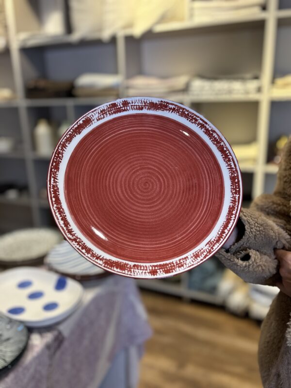 Assiette plate rouge