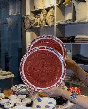 Assiette plate rouge