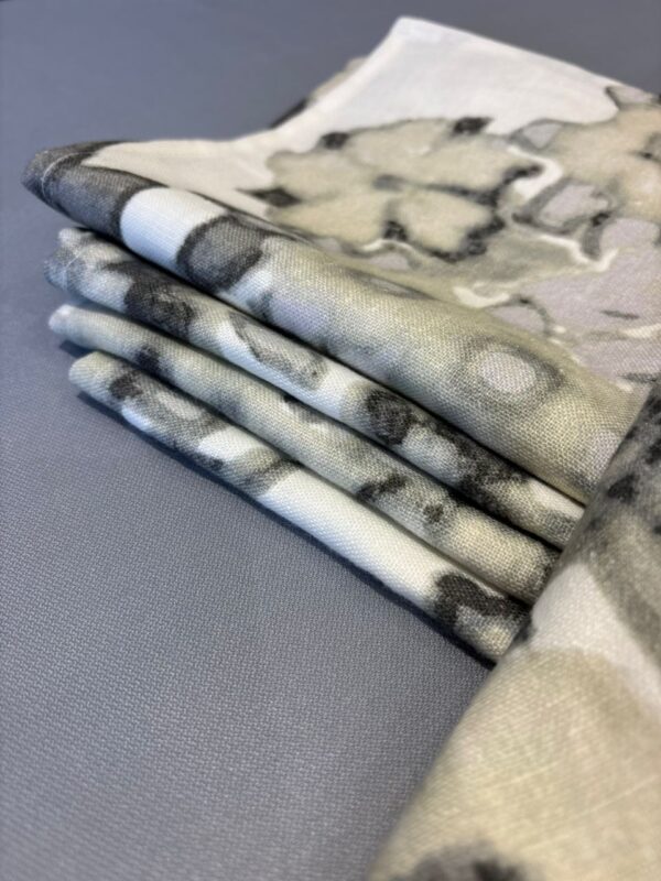 Nappe  unis" gris  clair" et 8 serviettes