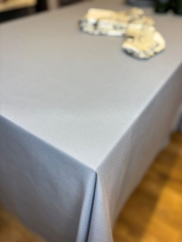 Nappe  unis" gris  clair" et 8 serviettes