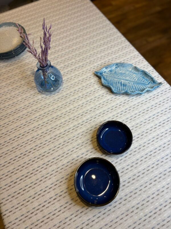 Nappe en lin brodé  bleu /beige