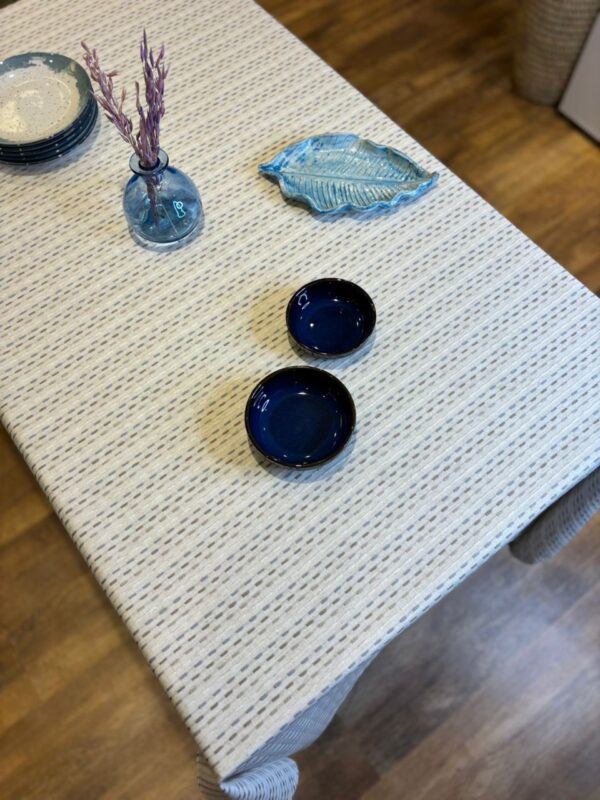 Nappe en lin brodé  bleu /beige