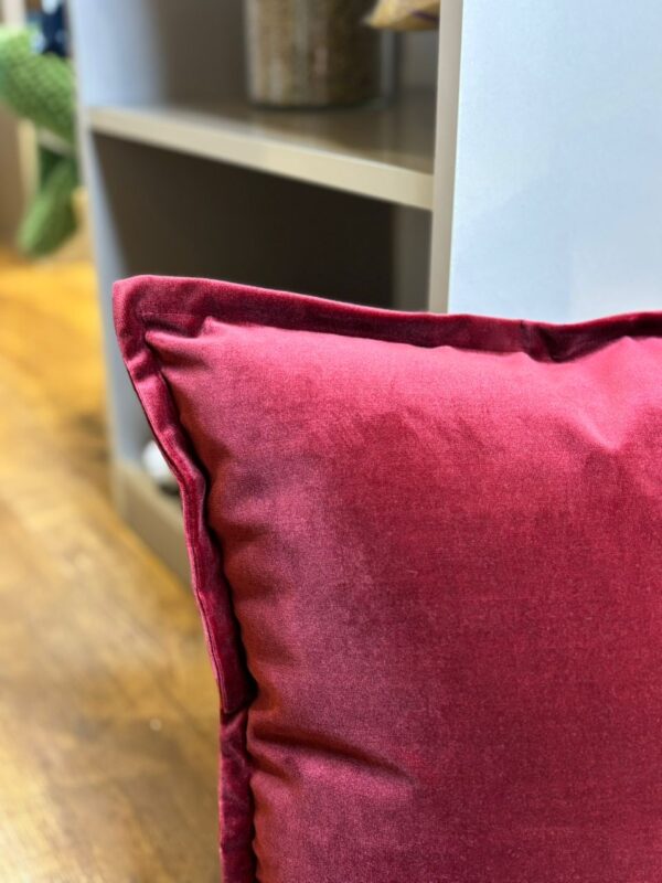 Coussin velour bordeau
