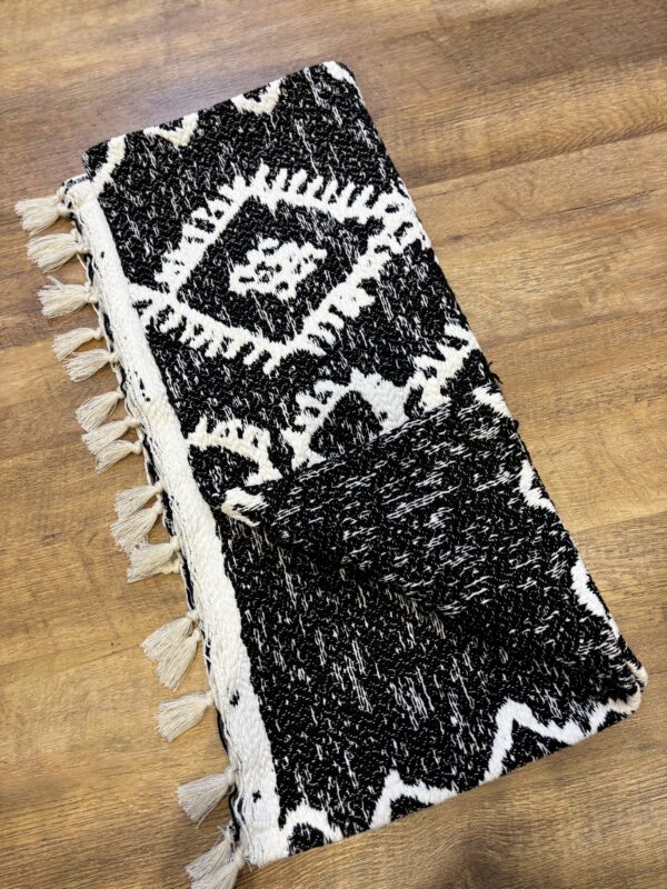 Tapis berbère noir et blanc