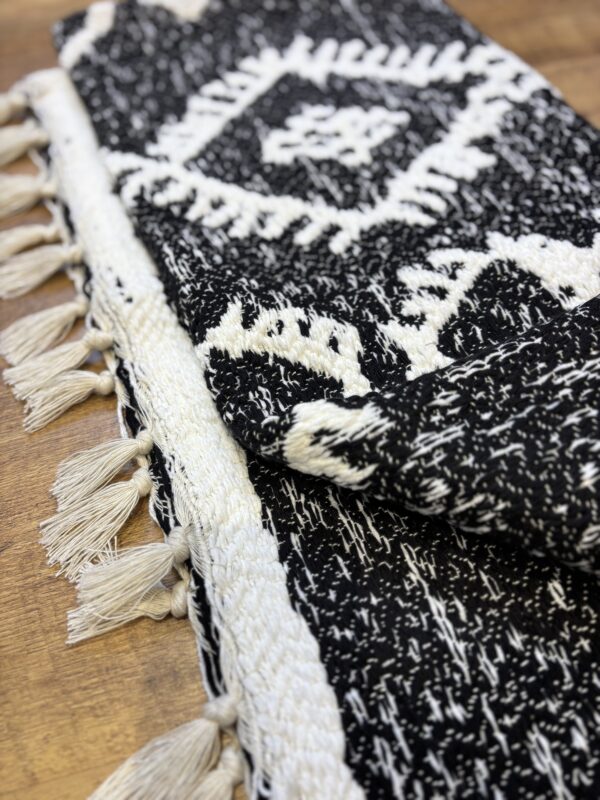 Tapis berbère noir et blanc