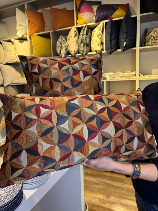 Coussin losange marron