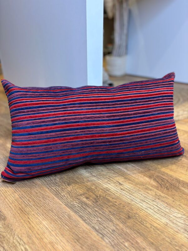 Coussin velour rouge et bleu rectangulaire