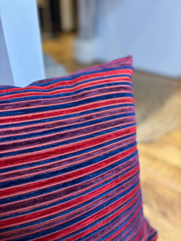 Coussin velour rouge et bleu rectangulaire